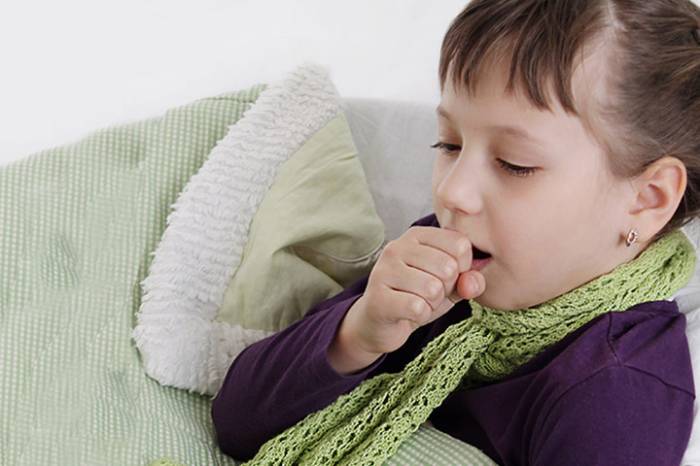 Лающий кашель у ребенка с температурой чем лечить ингаляции