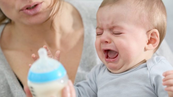 Почему срыгивает малыш после кормления грудью