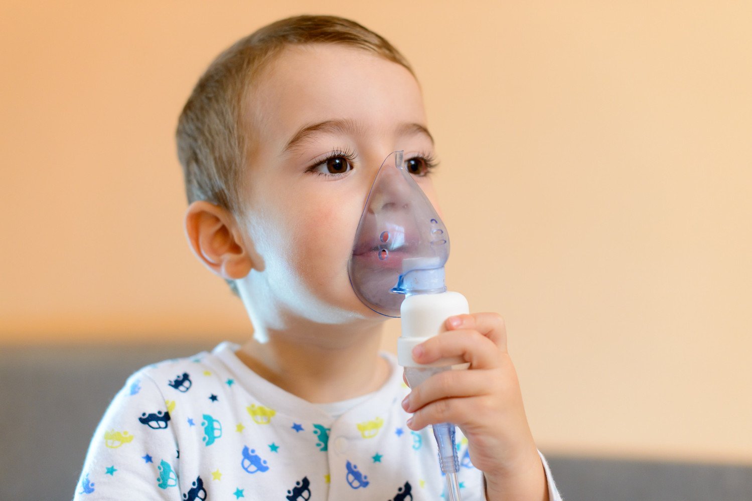 Чем лечить сухой кашель у ребенка: лающий, ночной и аллергический, с температурой и без, народные средства в домашних условиях