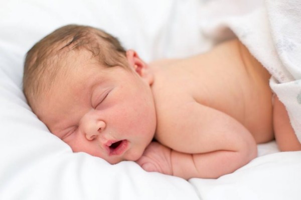 Вздрагивание во время сна у детей грудного возраста