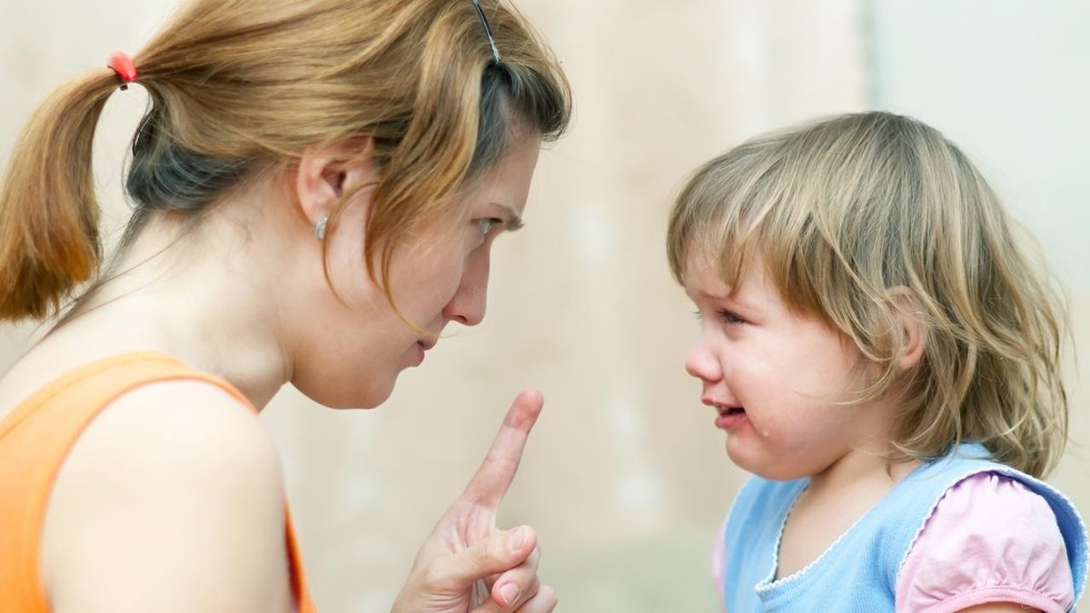 Как реагировать, если ребенок вас обозвал