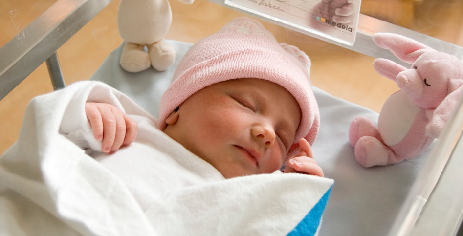 Как ухаживать за новорожденным ребенком в первый месяц