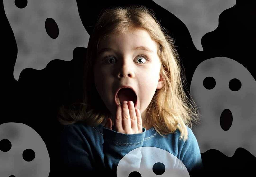 Почему ребёнок боится громких звуков и как это исправить