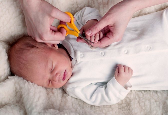 Как ухаживать за новорожденным в первые дни жизни