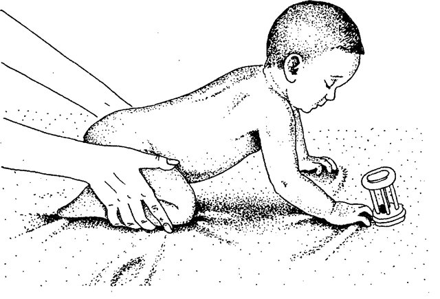 Во сколько дети начинают ползать: на животе, по-пластунски, на четвереньках. как помочь ребенку - упражнения и массаж