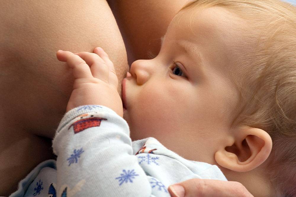 Ребенок срыгивает: причины срыгиваний, варианты нормы, срыгивания как симптом патологии, что делать    - здоровье новорожденных