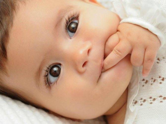 Цвет глаз у новорожденных – когда меняется?