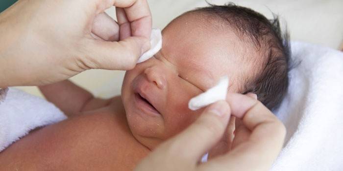 Меняется ли форма ушей у младенцев: что делать, если у грудничка одно ухо больше