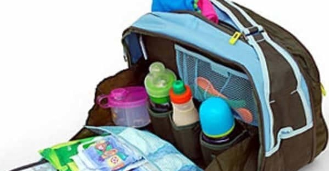 Сумка для малыша: какие вещи нужно обязательно взять для ребенка в дорогу