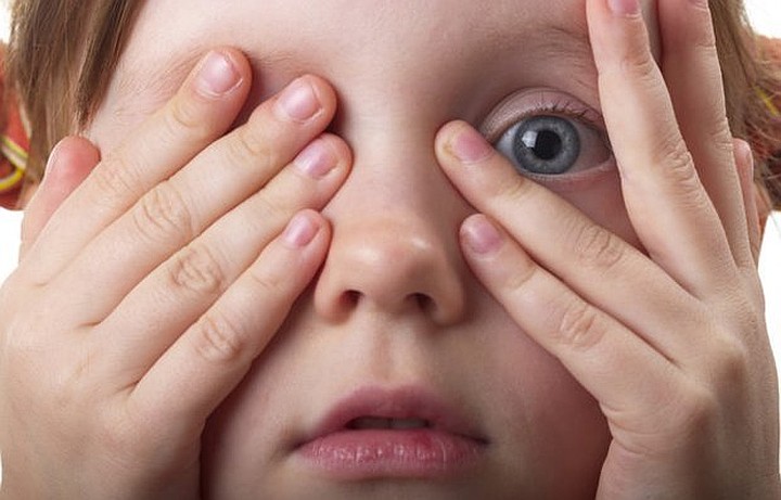 Ребенок часто моргает глазами: причины, симптомы и методы лечения - "здоровое око"