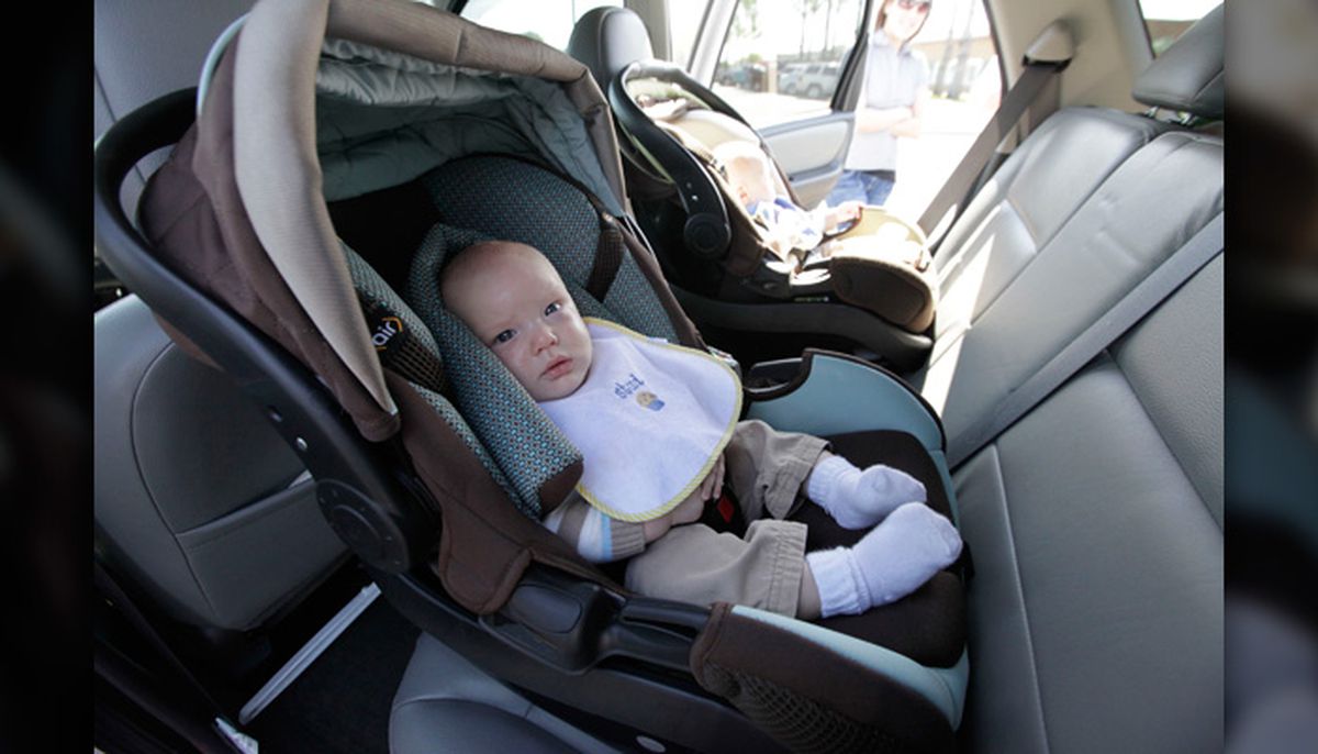 Перевозка ребенка на переднем сиденье – практические рекомендации