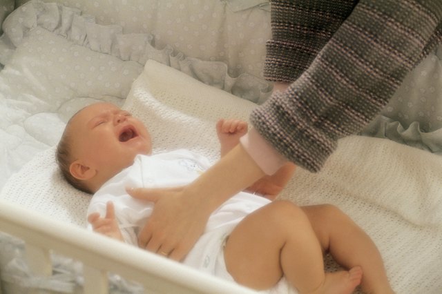 Ребёнок 3 месяца плачет перед сном: несколько серьёзных поводов для беспокойства