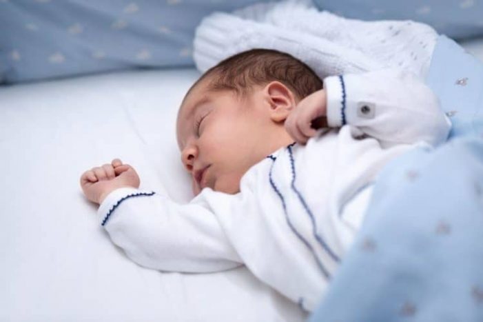 Ребенок вздрагивает во сне – причины и когда стоит обратится к врачу