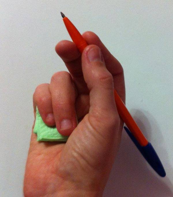 Как научить ребенка правильно держать ручку или карандаш, в том числе 6 простых способов