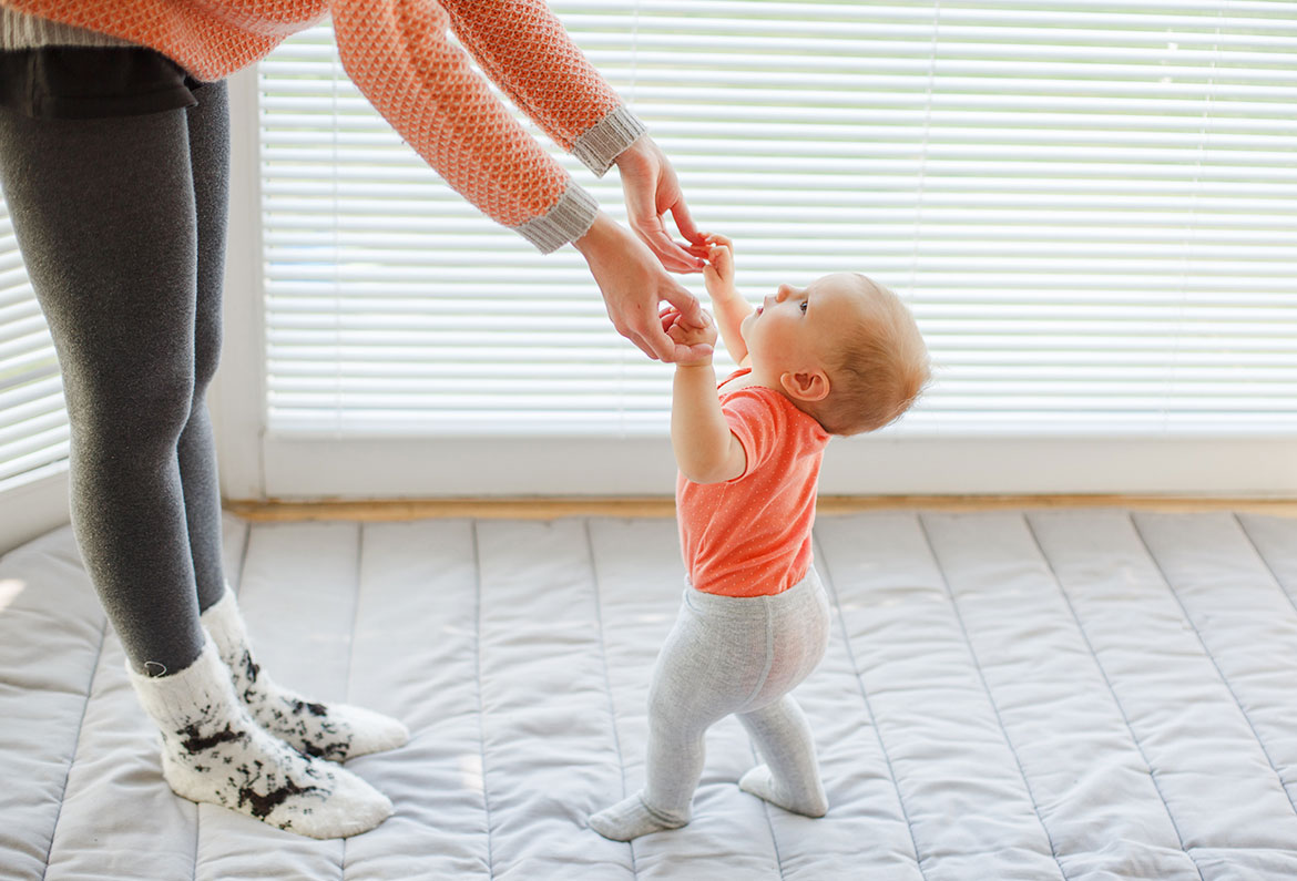 Первые шаги ребенка: учимся правильно ходить