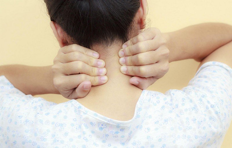 Болит шея у ребёнка: причины, лечение, профилактика, диагностика, что делать, как избавиться от боли, почему возникает боль в шее у детей