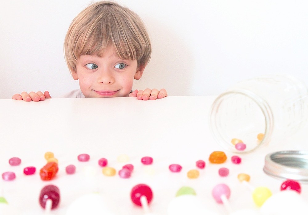 Сладости в питании ребенка — полезно ли давать ребенку сладкое и нужно ли?