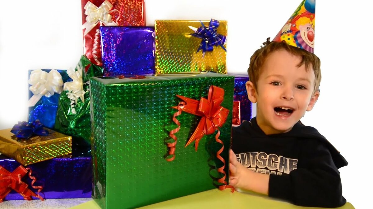 Что подарить мальчику на 7 лет на день рождения?  250+ идей для подарка