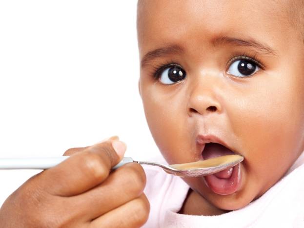 Как научить ребёнка жевать твёрдую пищу