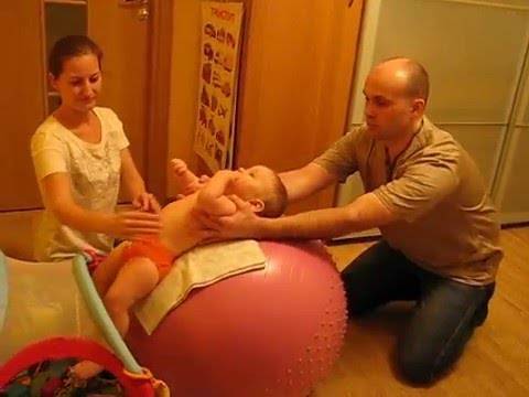 Гимнастика для ребенка в 4 месяца: какие упражнения делать грудничку для зарядки