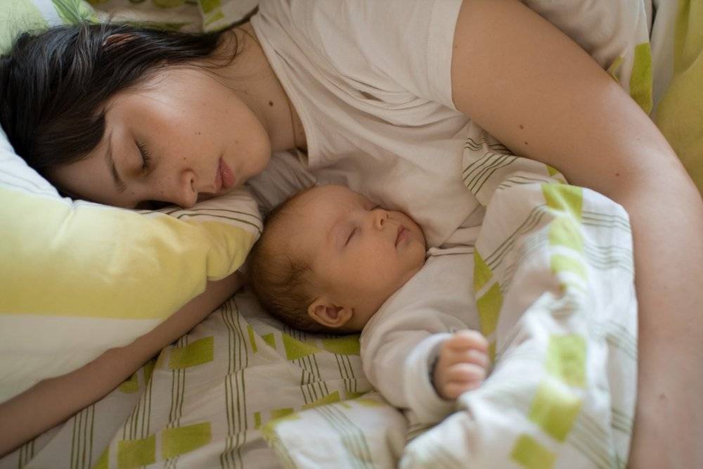 Совместный сон с ребенком - польза или вред?