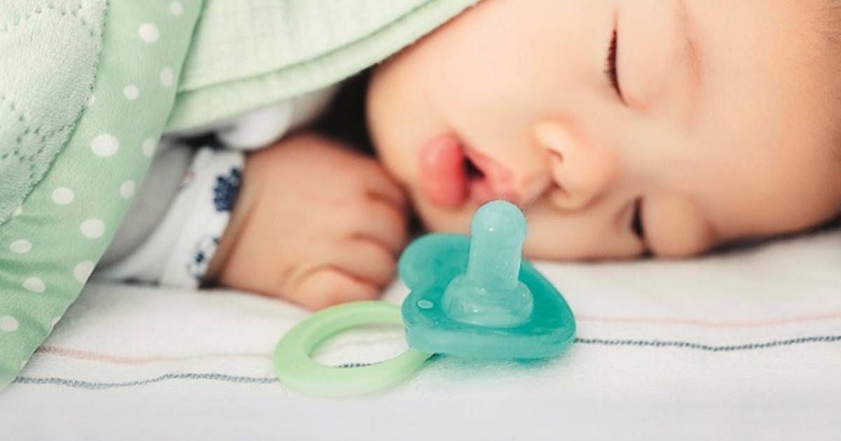 Соска для новорождённого и грудничка: когда и как приучить ребёнка к пустышке без вреда для здоровья