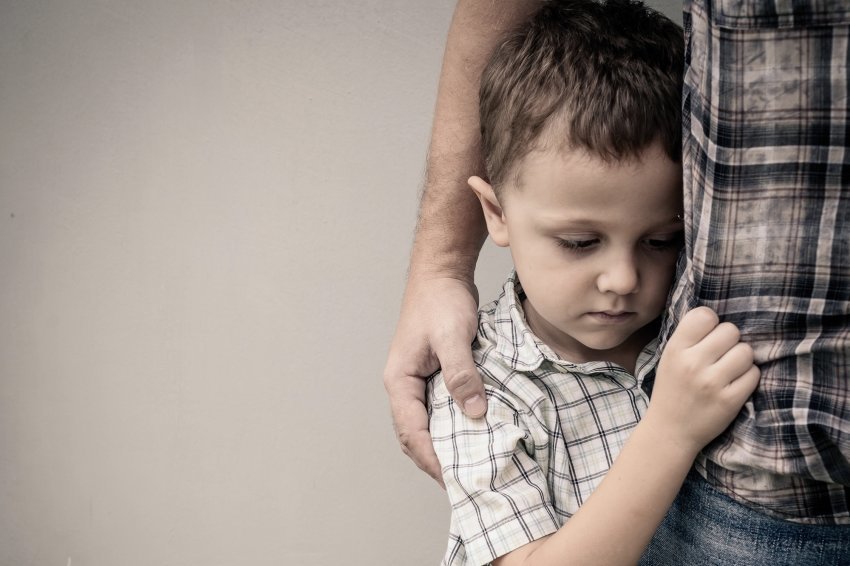 Застенчивый ребенок: что делать родителям? Как помочь ребенку справиться с застенчивостью?