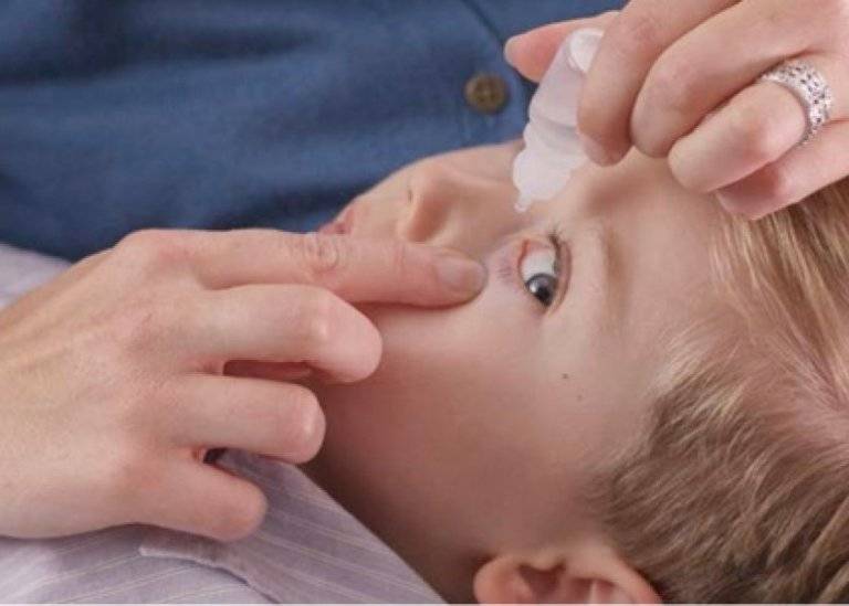 Уход за глазами новорожденного: чем и как правильно протирать и промывать