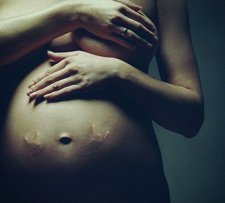 Первые толчки при беременности. как должен шевелиться ребенок?