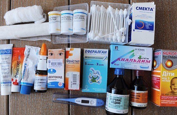 Путешествие с ребенком: список лекарств в дорожной аптечке