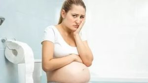 Запоры при беременности: почему появляются, чем опасны и что делать