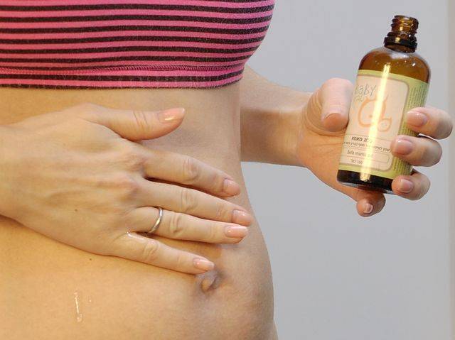 Миндальное масло: как правильно применять от растяжек при беременности, есть ли противопоказания?