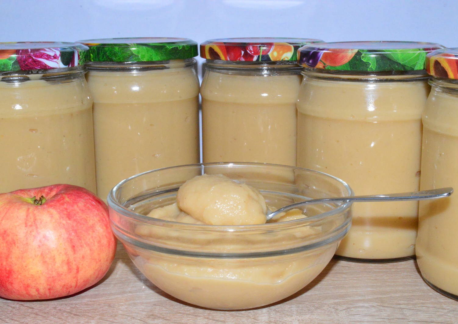 Как приготовить яблочное пюре своими руками для прикорма грудничка: рецепты из свежих яблок и заготовки на зиму. яблочное пюре на зиму: лучшие рецепты с фото