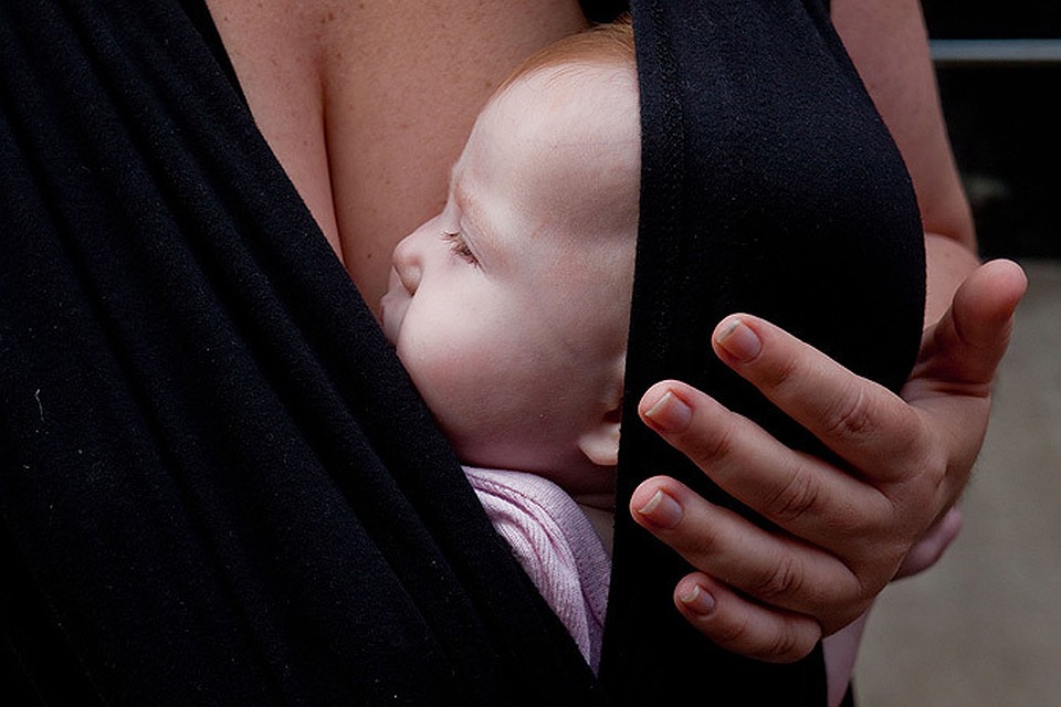 Почему консультанты по грудному вскармливанию часто против накладок на грудь?