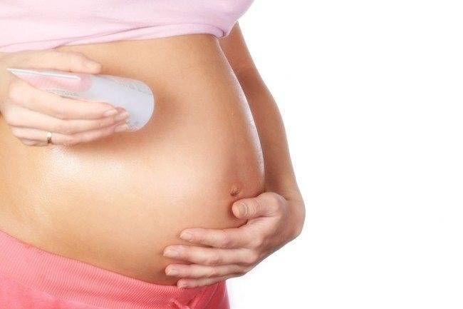 Кокосовое масло от растяжек при беременности: тонкости применения масла против растяжек для беременных. можно ли мазать им живот во время беременности? отзывы