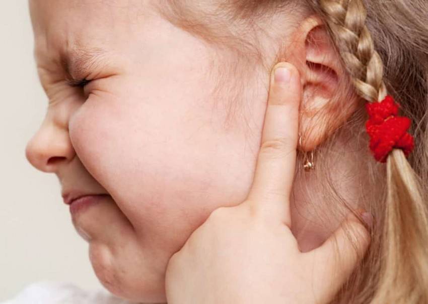 Чо делать, если у ребенка болит шея справа, слева или сзади