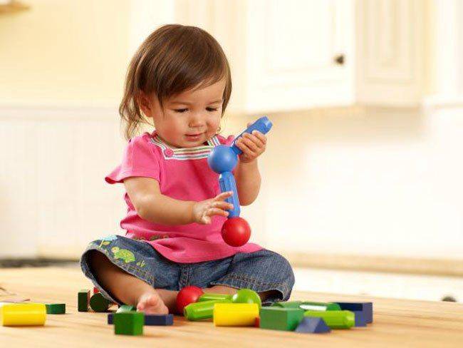 Развивающие игры для детей до года: стихи, эмоции, развитие мелкой моторики