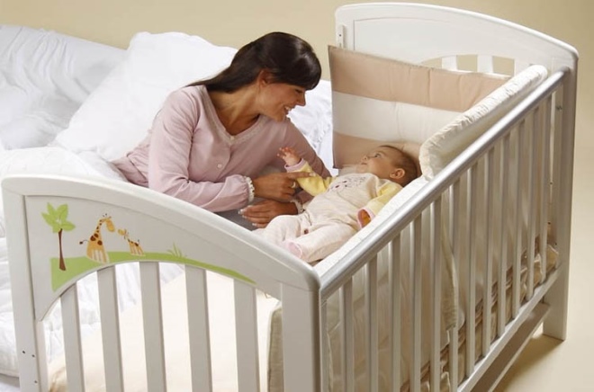 Как приучить ребенка спать отдельно от родителей в детской кроватке (реальное видео)