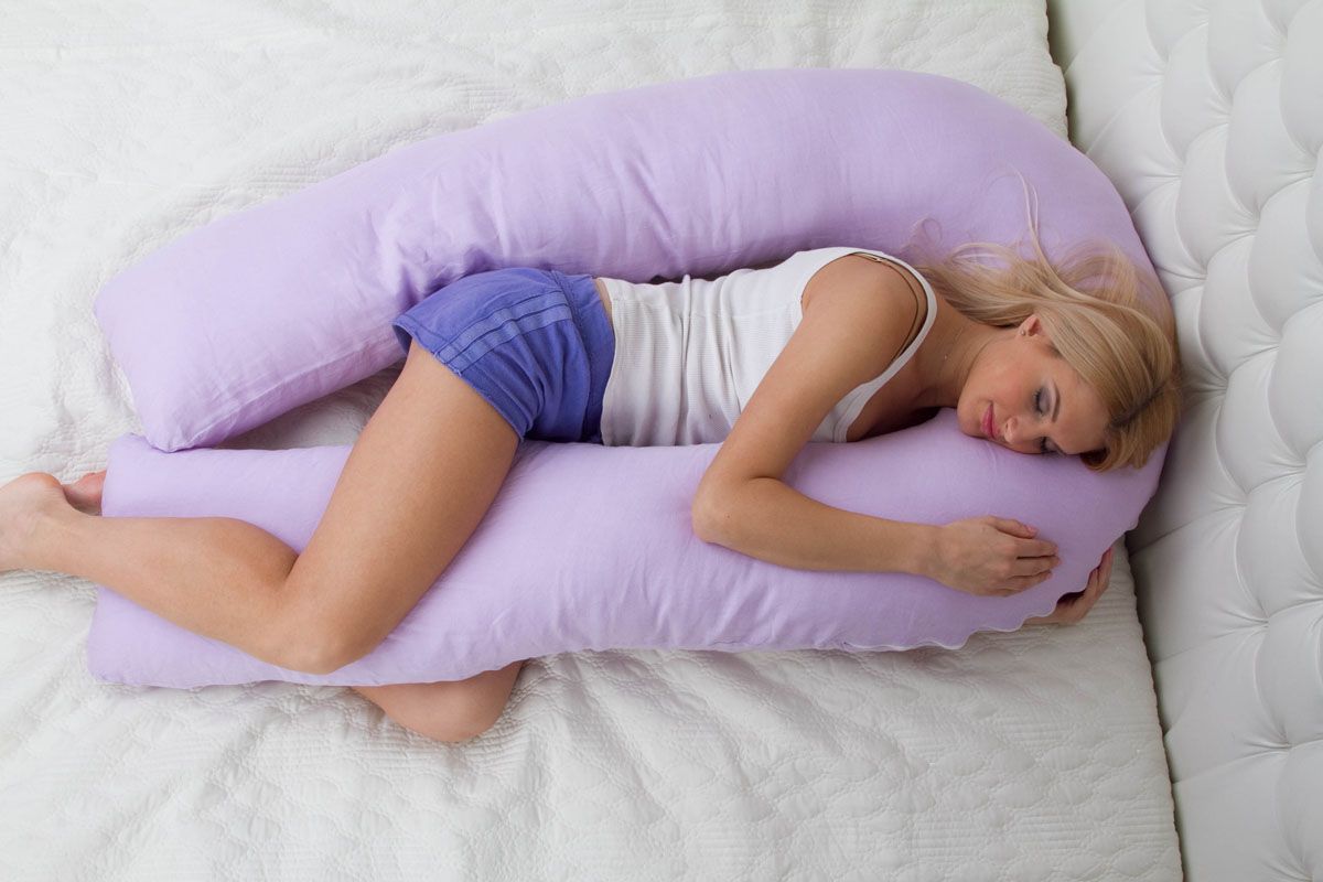 Как спать на подушке для беременных: выбор правильной позы
