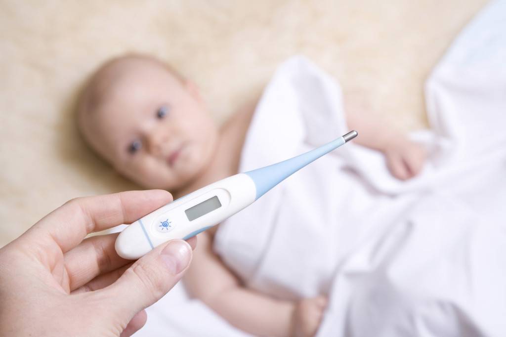 Как новорожденному ребенку измерить температуру? | babytut