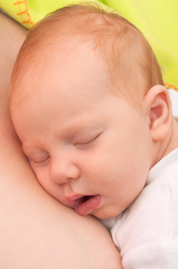 Лечение простуды в период кормления грудью. можно ли кормить малыша, если мама заболела?