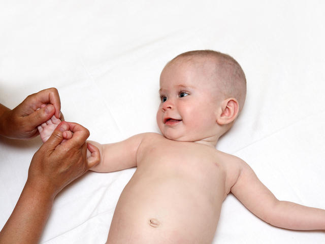 Гипертонус у новорожденного ребенка: чем опасен гипертонус мышц ног и рук, симптомы, лечение, массаж