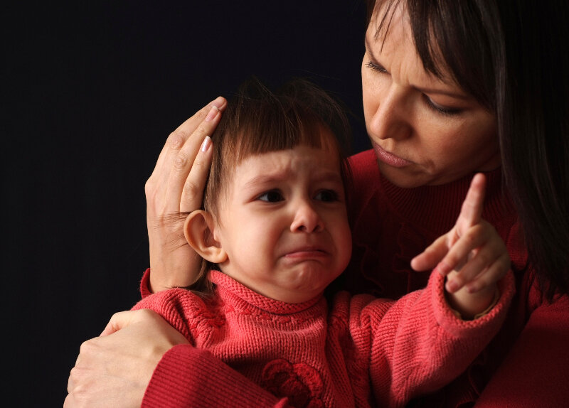 Ребенок бьет маму − когда причиной являются сами родители?