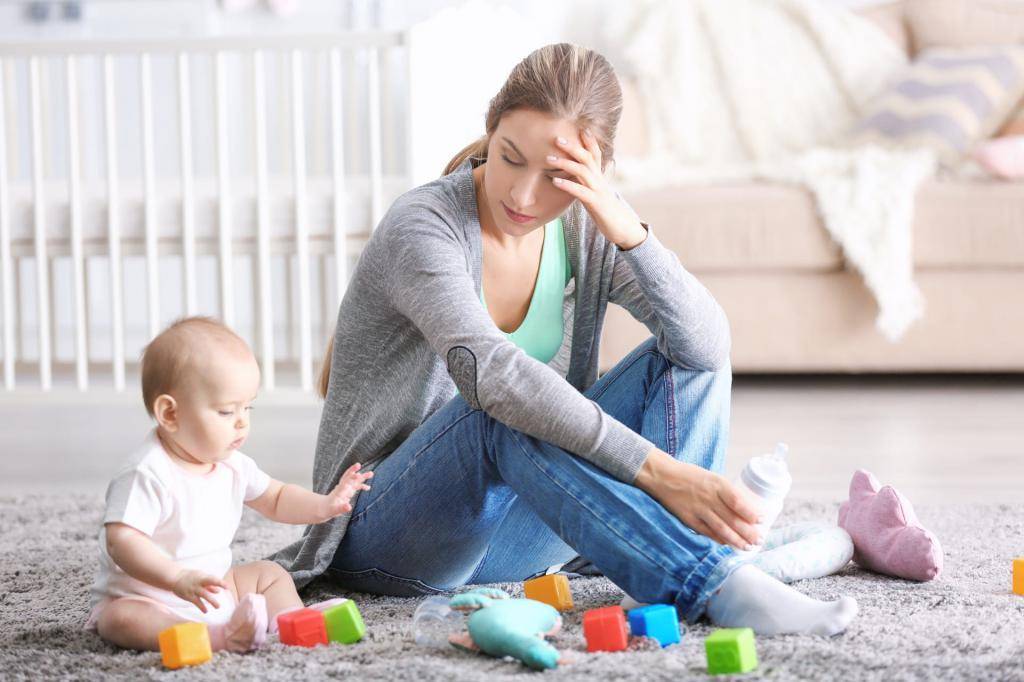 Скучно сидеть дома с маленьким ребенком: что делать и как разнообразить быт