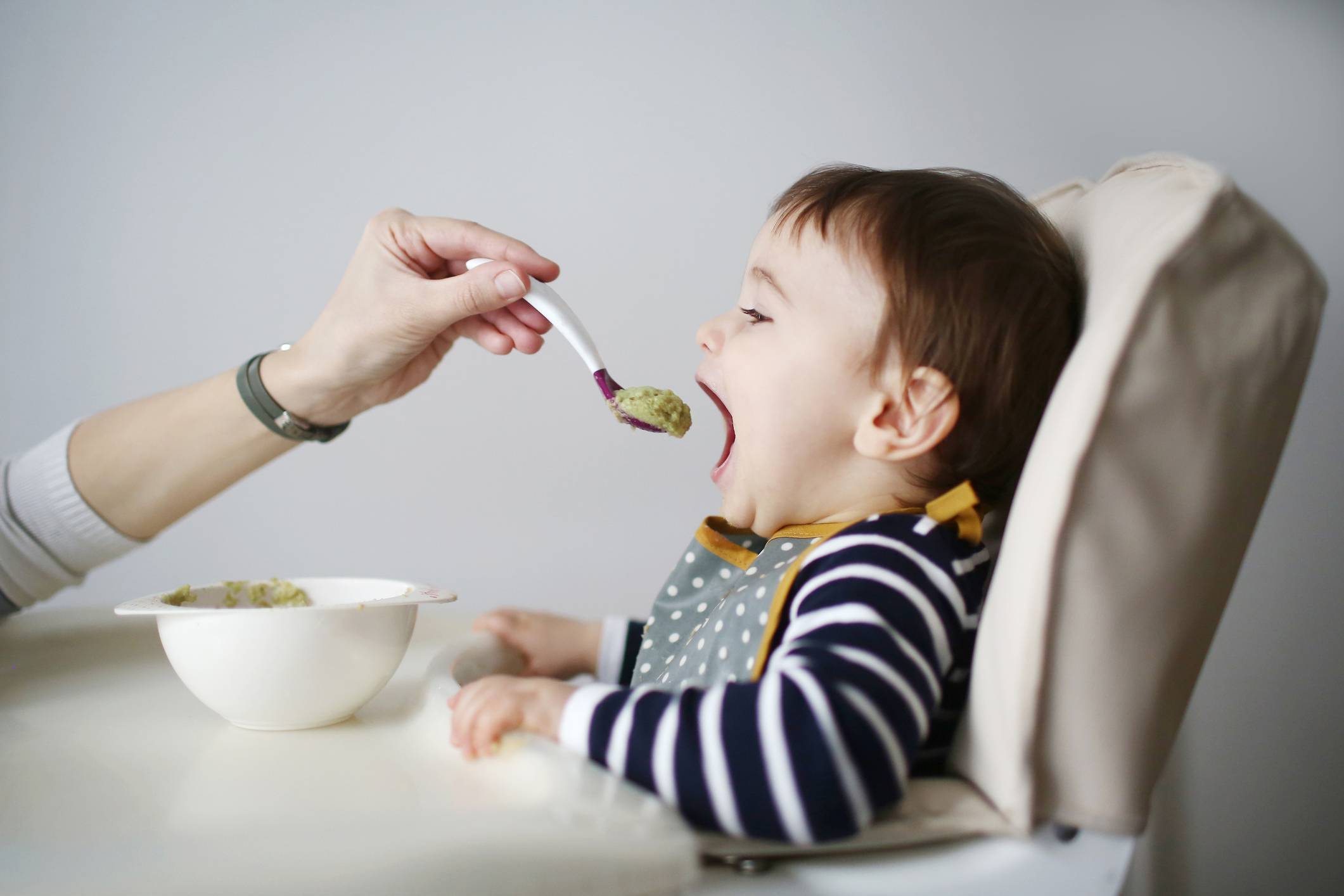 Ребенок не ест прикорм в 9 месяцев | уроки для мам