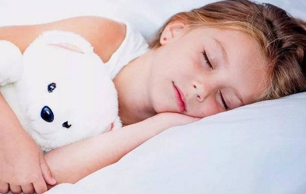Ребенок храпит во сне, соплей нет: что посоветует комаровский