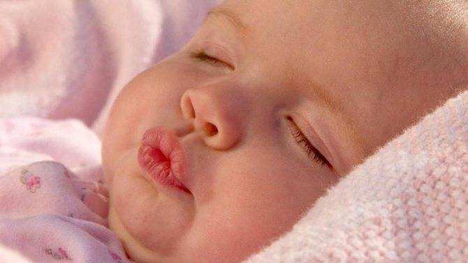 У новорожденного носик не дышит: возможные причины, что делать родителям