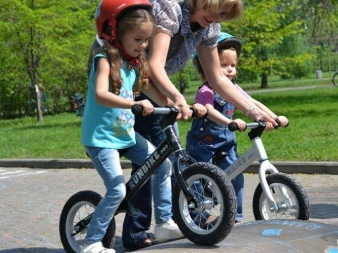 Как научить ребенка ездить на двухколесном велосипеде