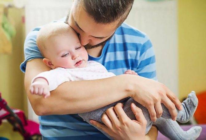 Как отучить грудничка от рук - делаем это правильно без вреда малышу
