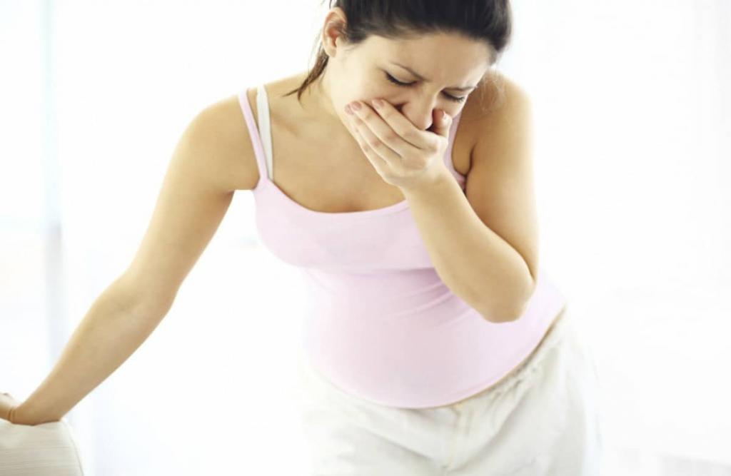 Как отличить ринит беременных от обычного насморка и что делать в этом случае?